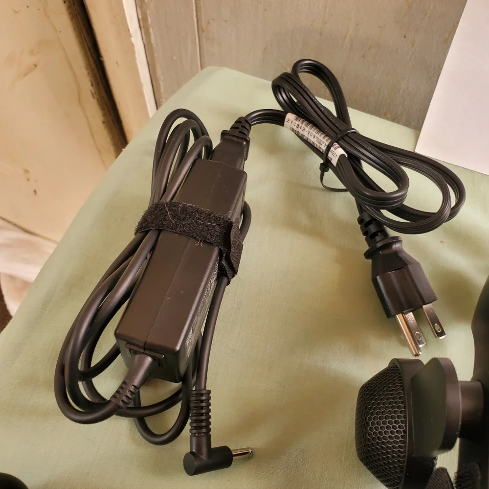 HP REVERB G2 VR Headset with Sleek Design and Ergonomic Controllers